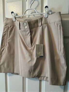 Nike Women's Beige Golf Skort